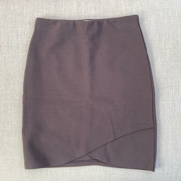 Aritzia Sunday Best Skirt - Picture 1 of 5